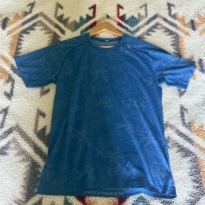 Lululemon Men’s Metal Vent Tech Short Sleeve Shirt Sz M Blue Camo